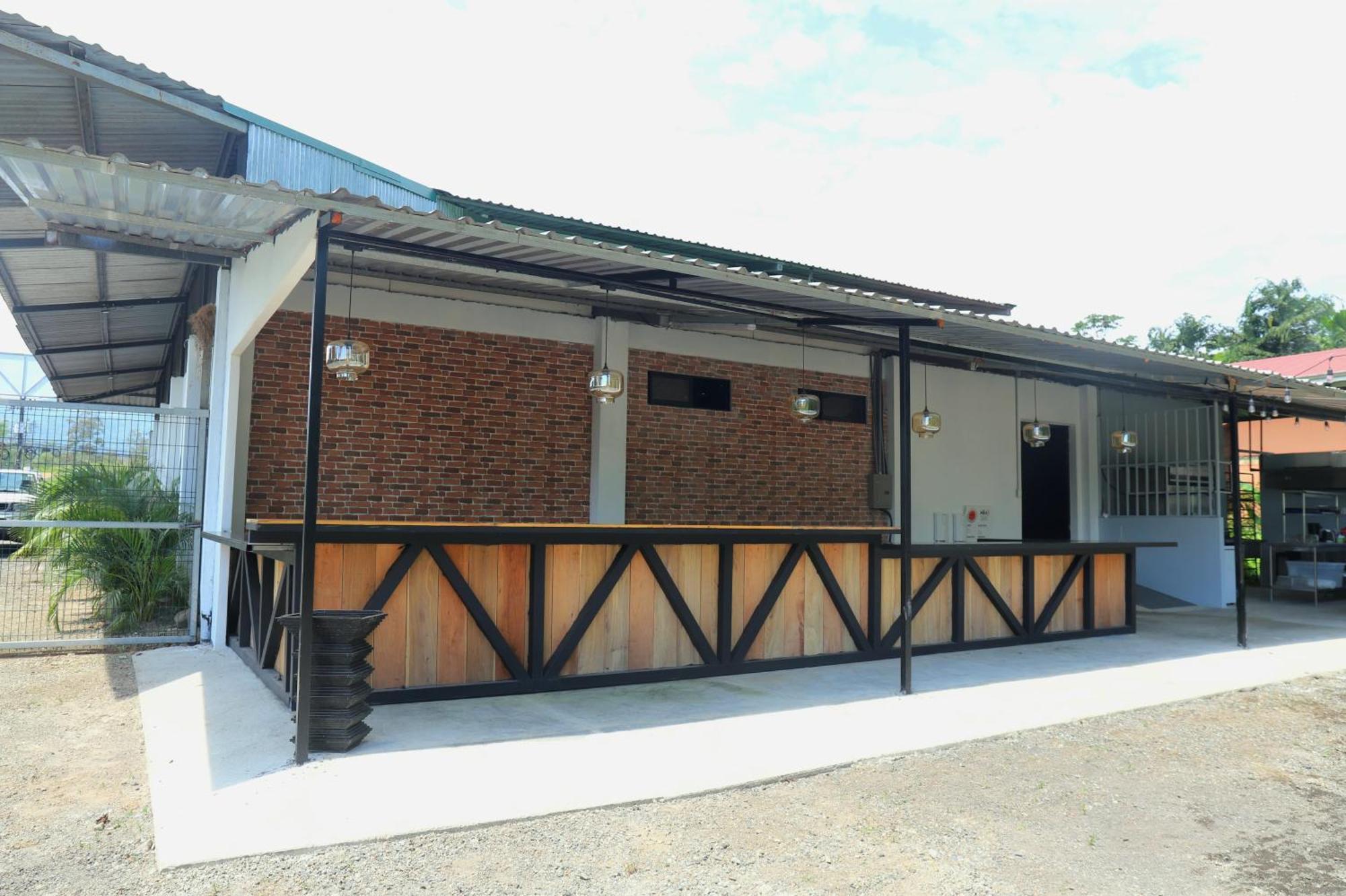 Asha Hostel Ла Фортуна Экстерьер фото